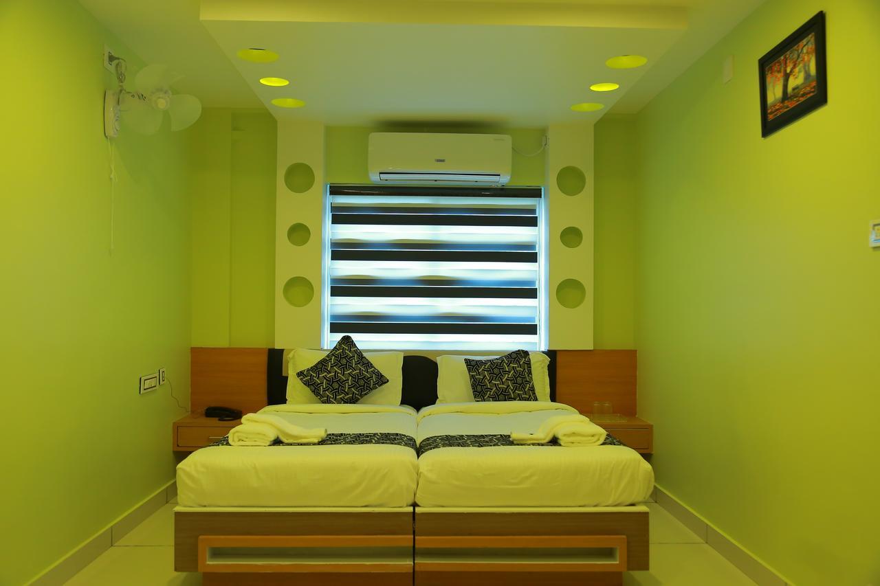 Royal Plaza Residency Cheruppulasseri Exterior photo